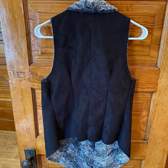 Dolce Cabo Faux Suede Vest - Picture 2 of 6